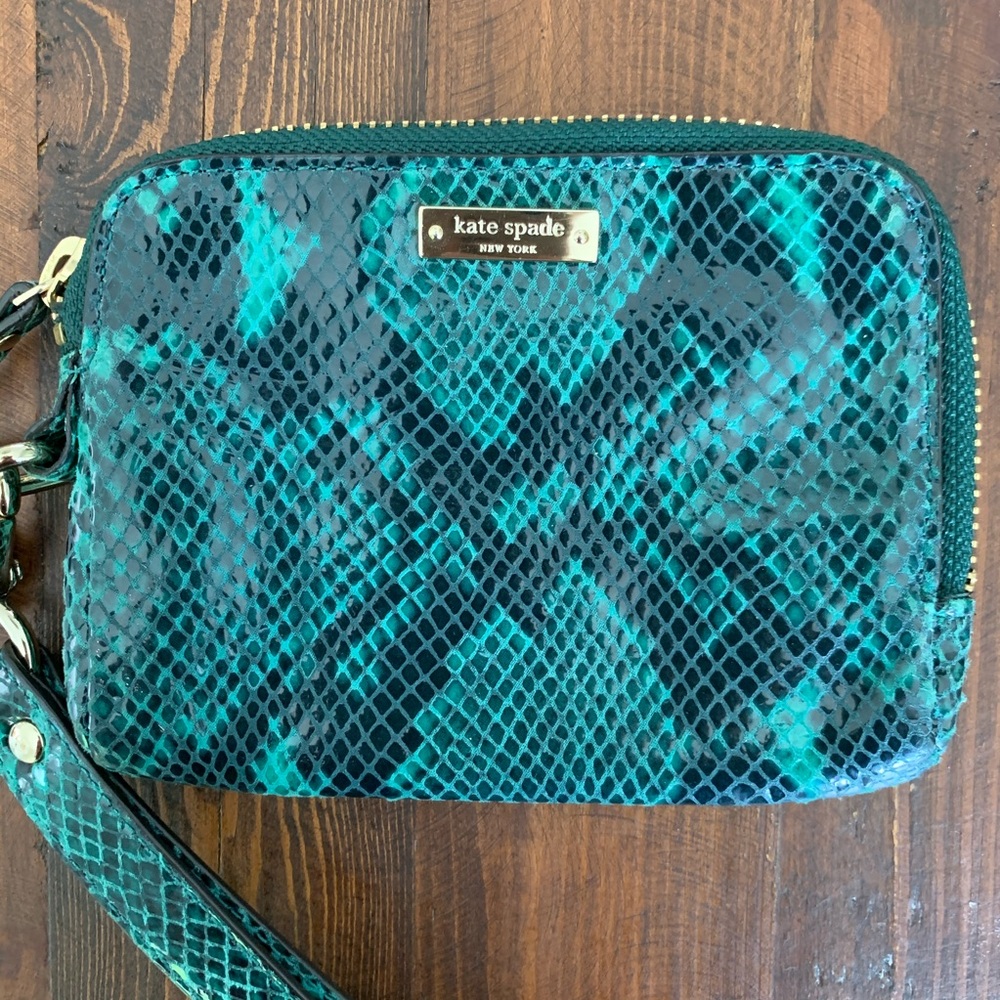 KATE SPADE ♠️ Snake Embossed Wristlet, Green